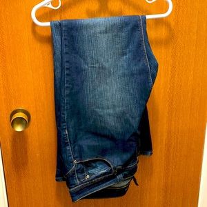 I am selling jeans.